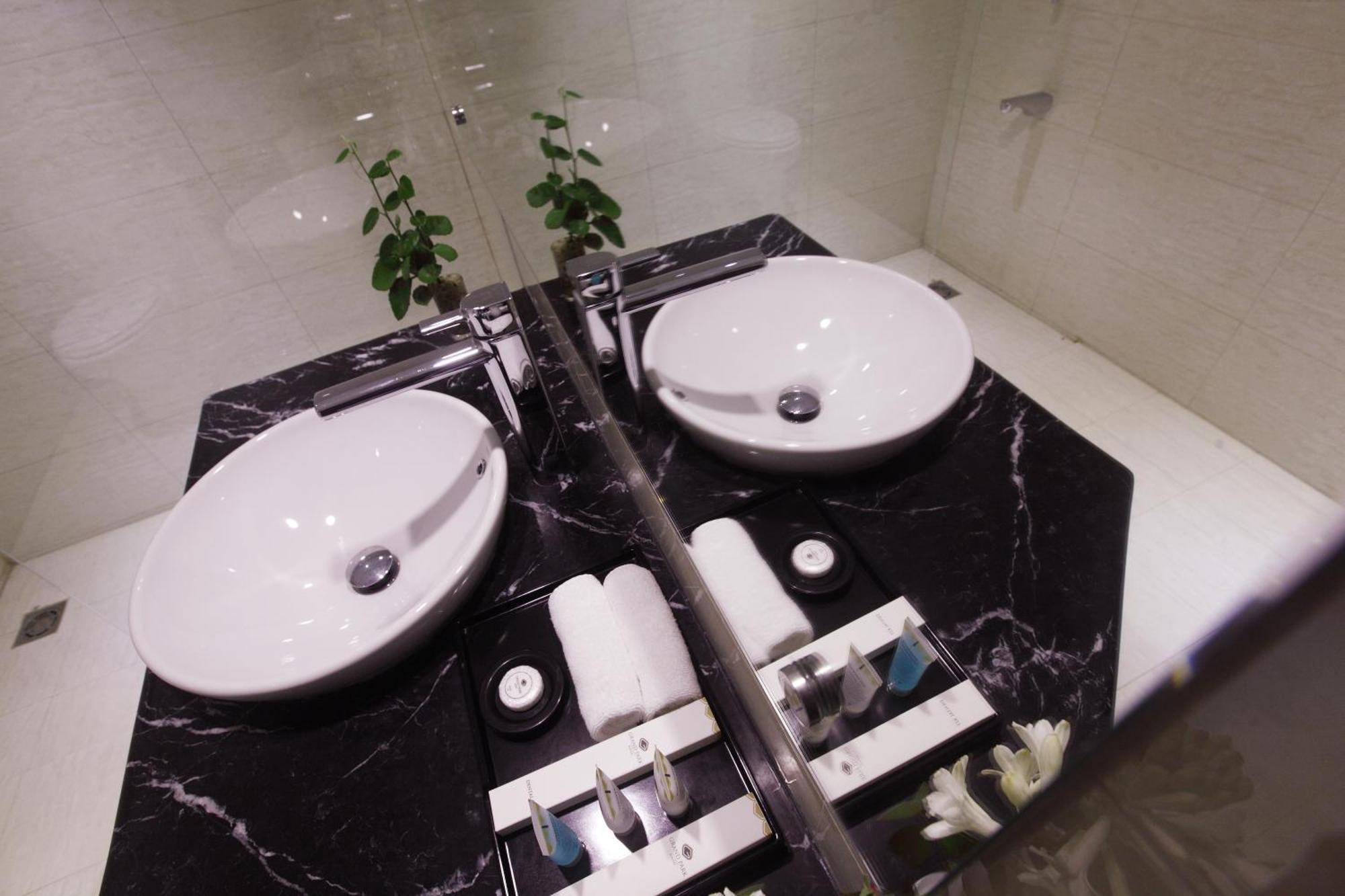 Hotel Grand Park Barishal Kültér fotó